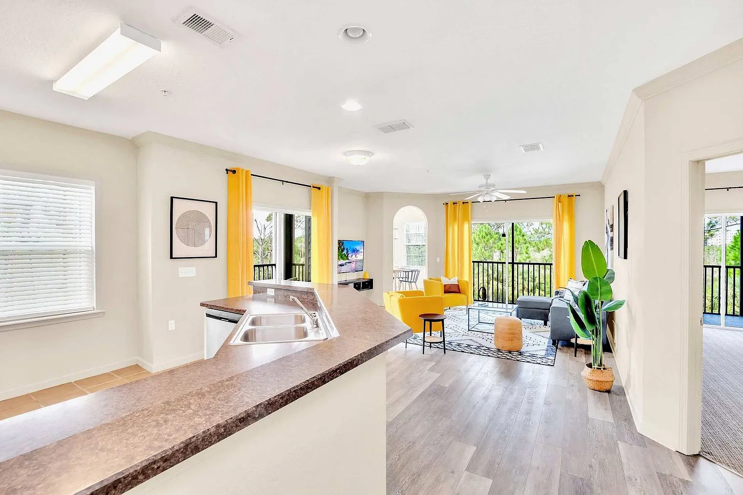 3 bed, 2.0 bath, 1420 sqft, $2,536 — Photo 2