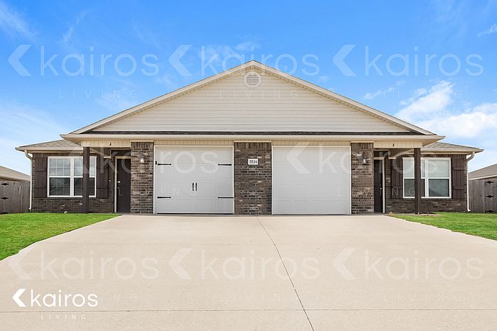 1st image of 3894 E Thomas St #A