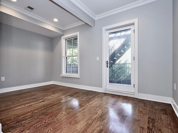 5th image of 152 Sussex St #2