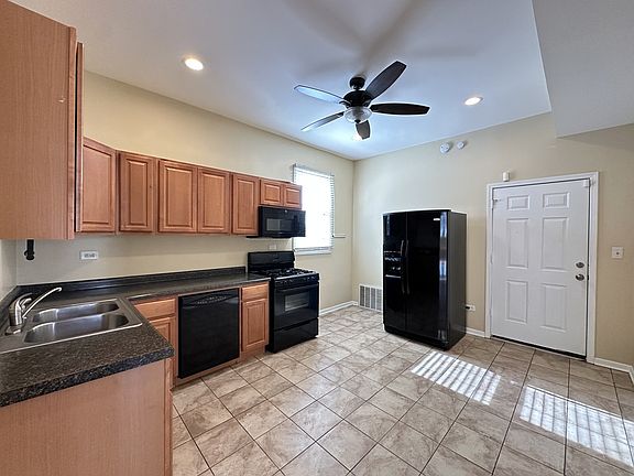 5th image of 2028 N Hamlin Ave #M07r