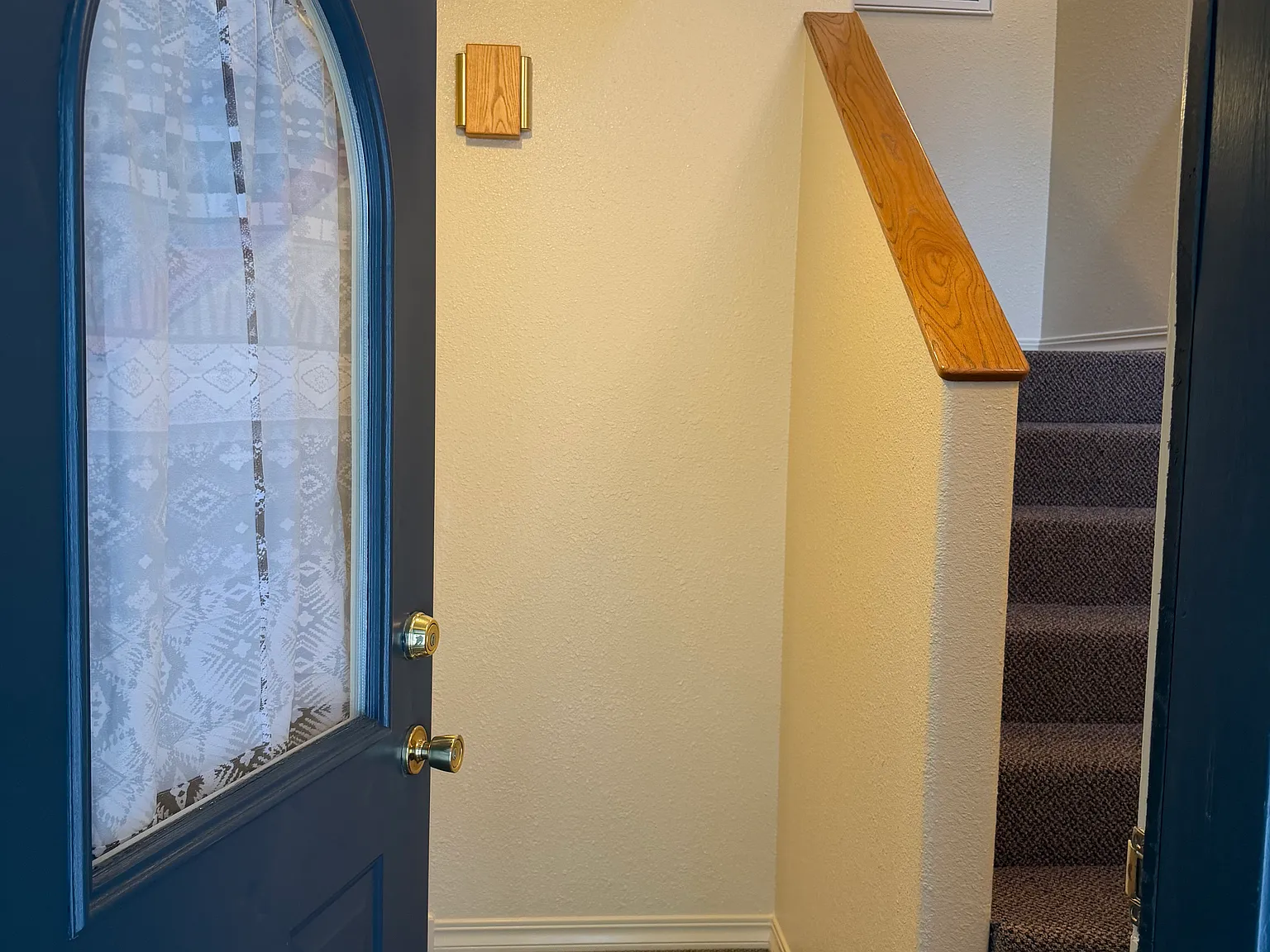 3 bed, 2.5 bath, 1190 sqft, $1,600 — Photo 4