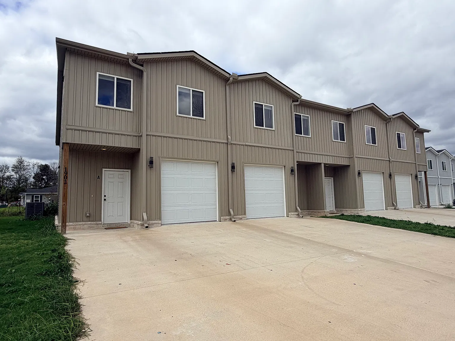 1902 Azlin Pl — Photo 2