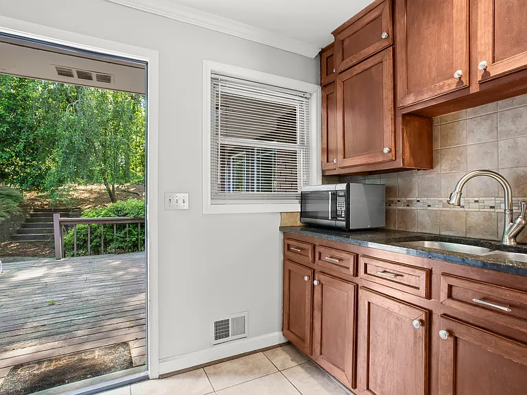 1447 Southland Vista Ct NE — Photo 11