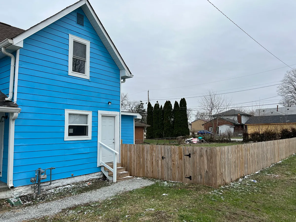 Building Photo - 1425 Sheridan St #1