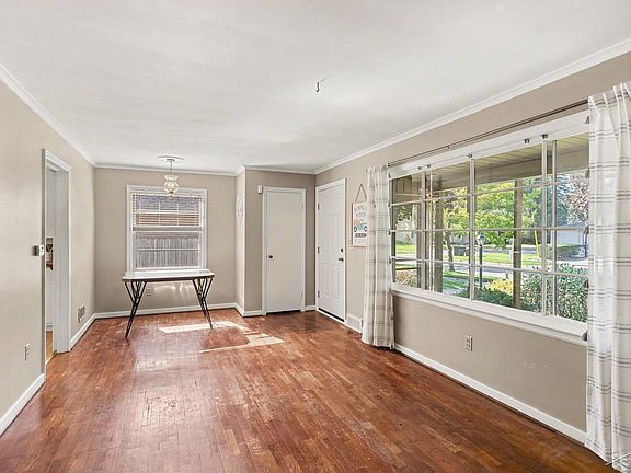 5th image of 304 Reynick Ave
