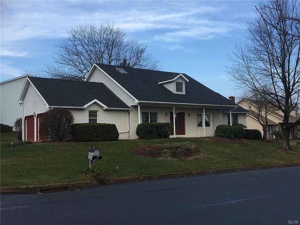 1st image of 1716 Willow Dr