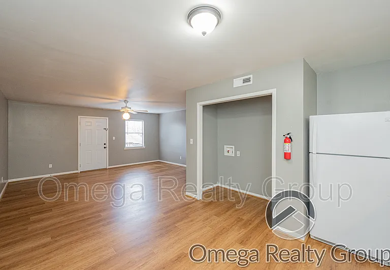 400 7th St E #2H — Photo 11