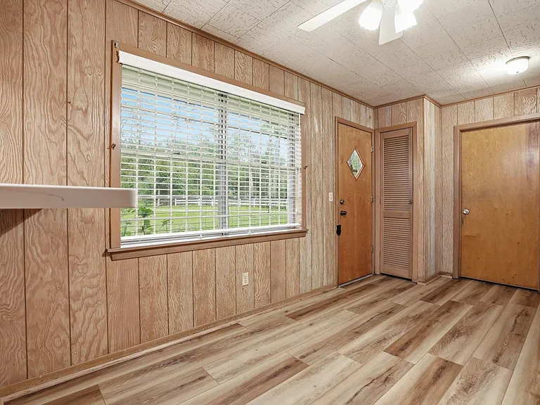 10240 Post Oak Dr — Photo 16