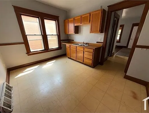 2222 W Finn Pl