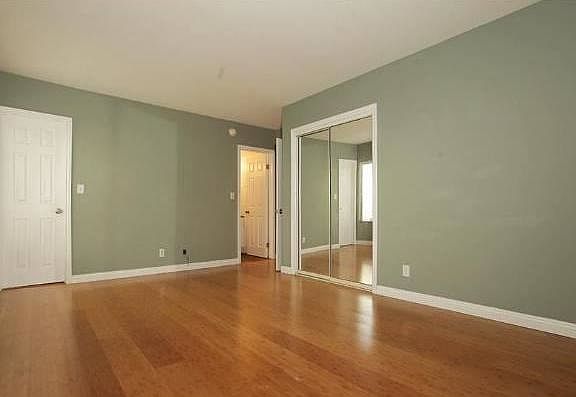 4th image of 1827 Greenfield Ave #14