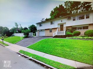 2 Norwood Ln, Ronkonkoma, NY 11779