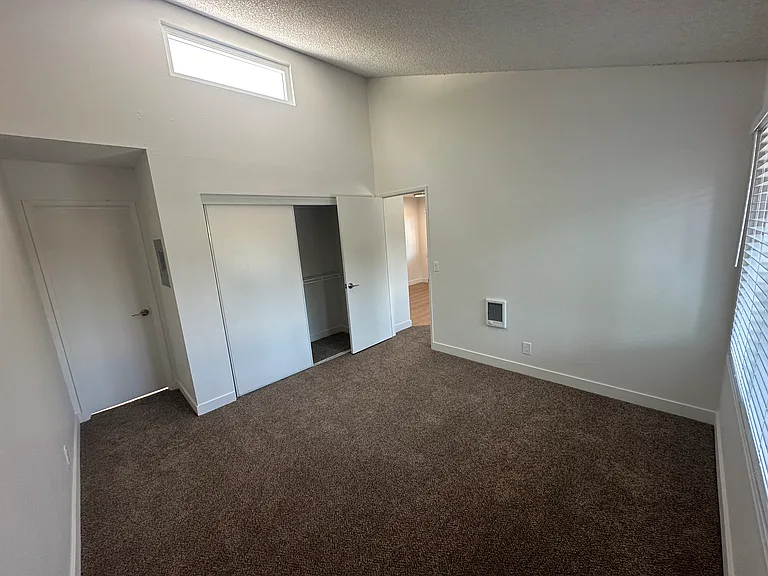 270 W Alamar Ave #15 — Photo 10