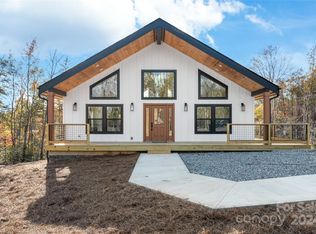 218 Sunflower Ln, Lake Lure, NC 28746