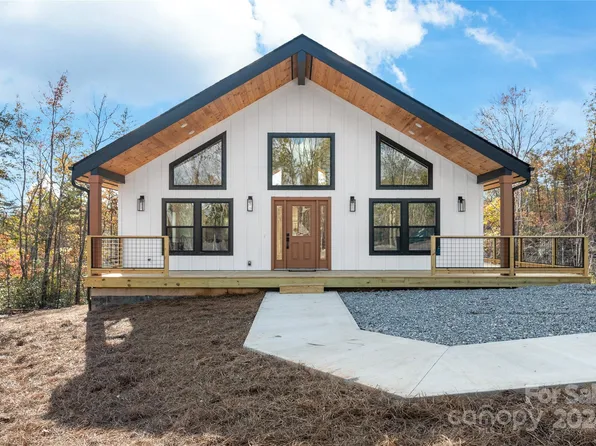 218 Sunflower Ln, Lake Lure, NC 28746