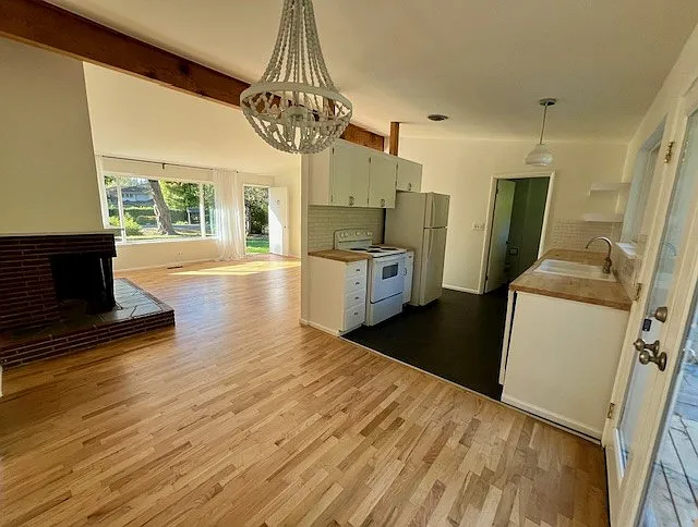 850 82nd Ave NE — Photo 5