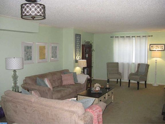 3rd image of 1802 Diane Cir