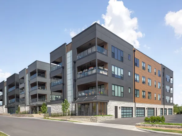 2842 Gunnison Dr #203, Columbus, OH 43228