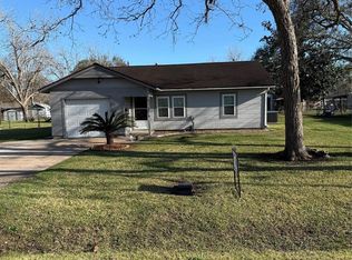706 Alice St, Sweeny, TX 77480