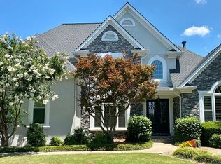 300 Autumn Breeze Dr, Roswell, GA 30075