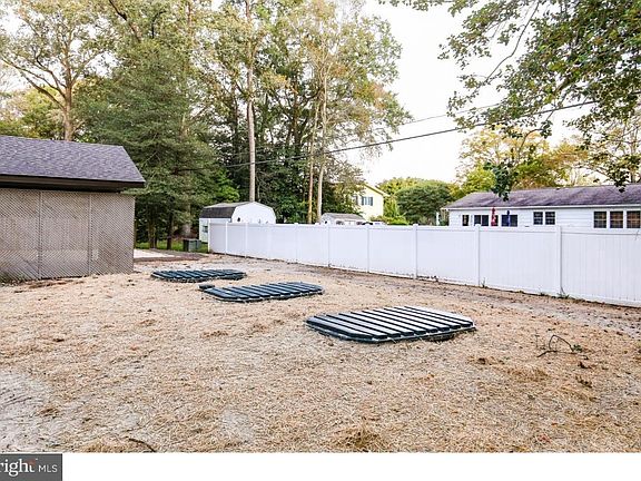 2nd image of 6993 Atlanta Cir