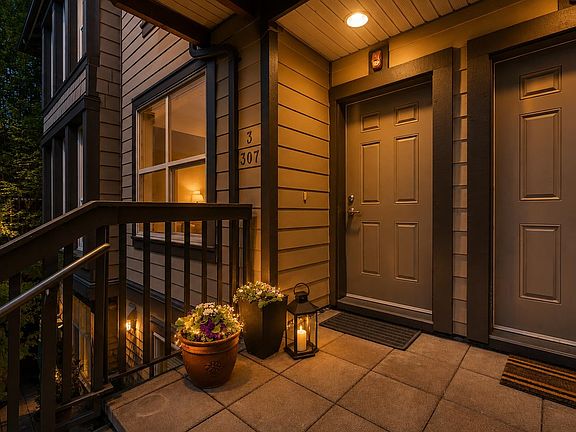2nd image of 307 E 15th St #3