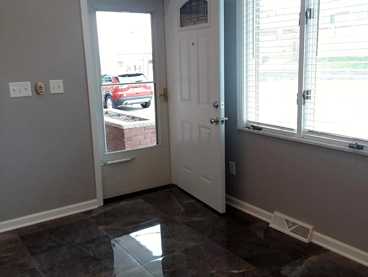 2 bed, 1800 sqft, $1,350 — Photo 3