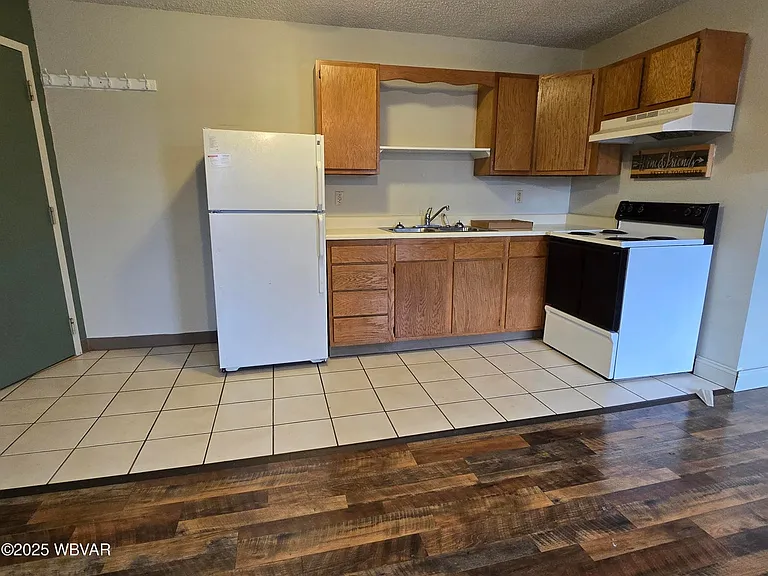 201 E Church St #3A — Photo 2