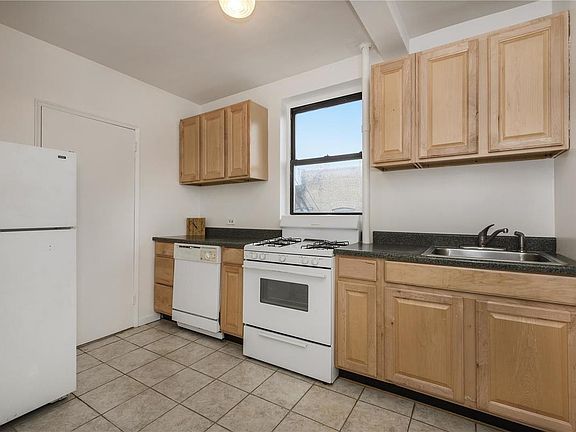 4th image of 675 Academy St APT 5C