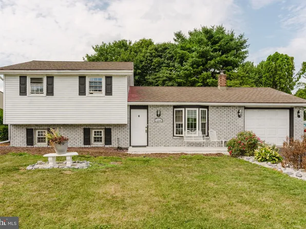 1310 Birch Rd, Lebanon, PA 17042