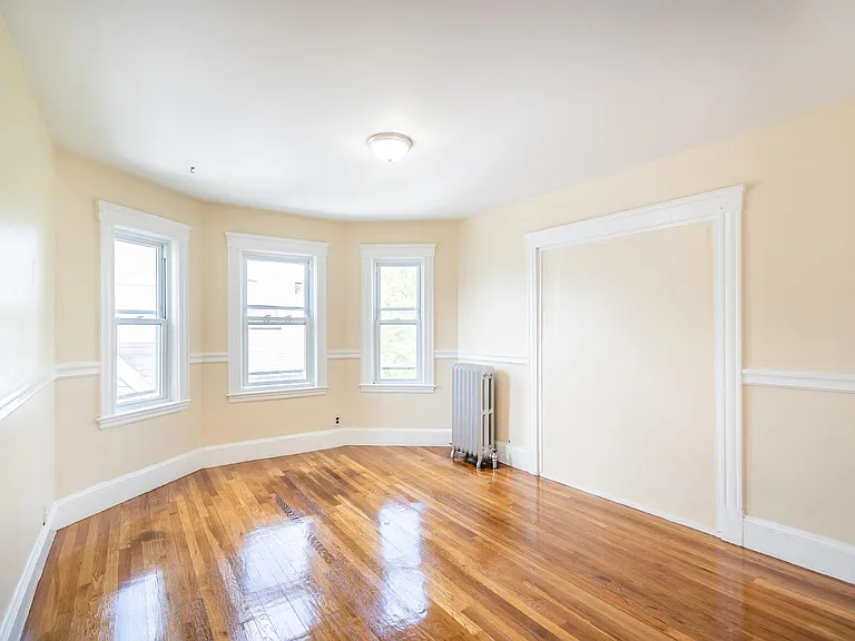 39 Perry St #3 — Photo 5