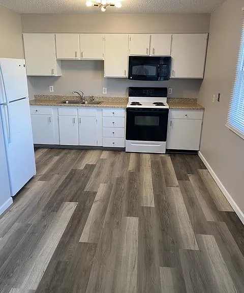 1626 Hudson St #C — Photo 1