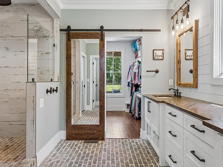 6450 Stewart Rd — Photo 33