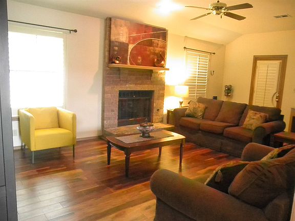 2nd image of 400 Lonnie Ave