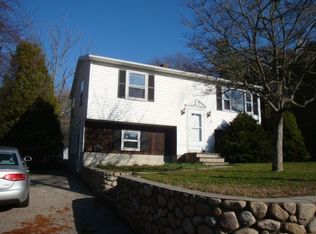 6 Hillview Dr, Westerly, RI 02891