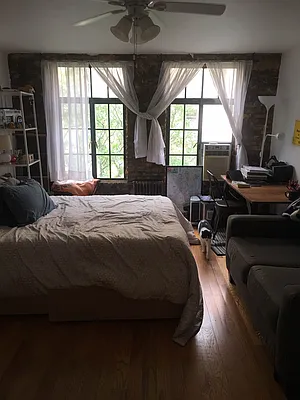 Rented by Weinstein Realty Group | media 8