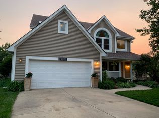25703 32nd Terrace Ct, Blue Springs, MO 64015