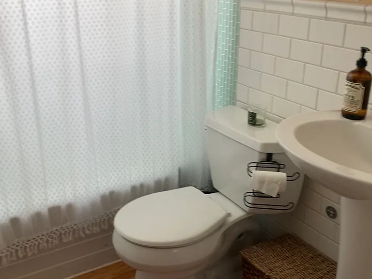 608 S 11th Ave — Photo 3