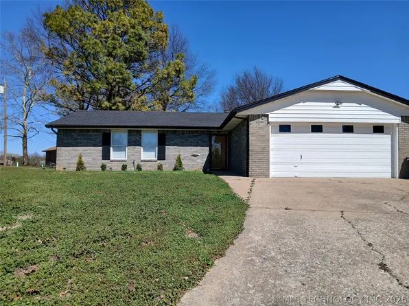 308 Peak Cir, Wagoner, OK 74467