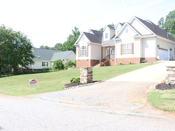3rd image of 102 Homestead Dr