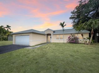 4021 SW 70th Ter, Davie, FL 33314