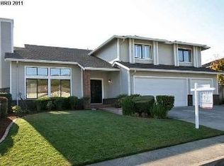 6137 Viewcrest Dr, Oakland, CA