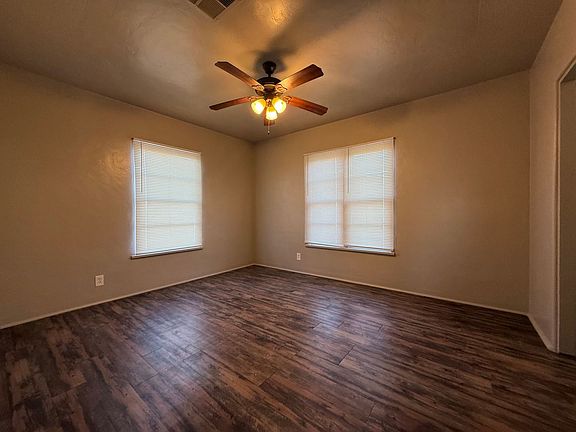 4th image of 700 Philippine St