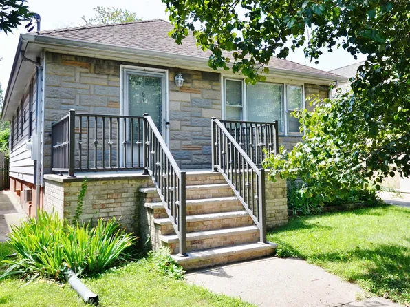 64 W 57th St, Bayonne, NJ 07002