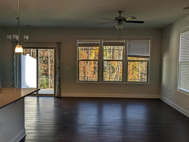 1127 Longitude Dr — Photo 4
