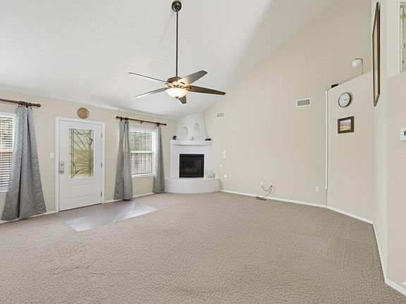 5th image of 804 Tumulus Dr NW