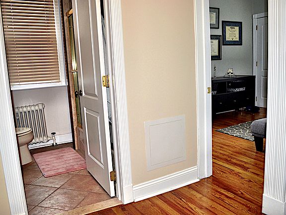 2nd image of 1310 Lovering Ave