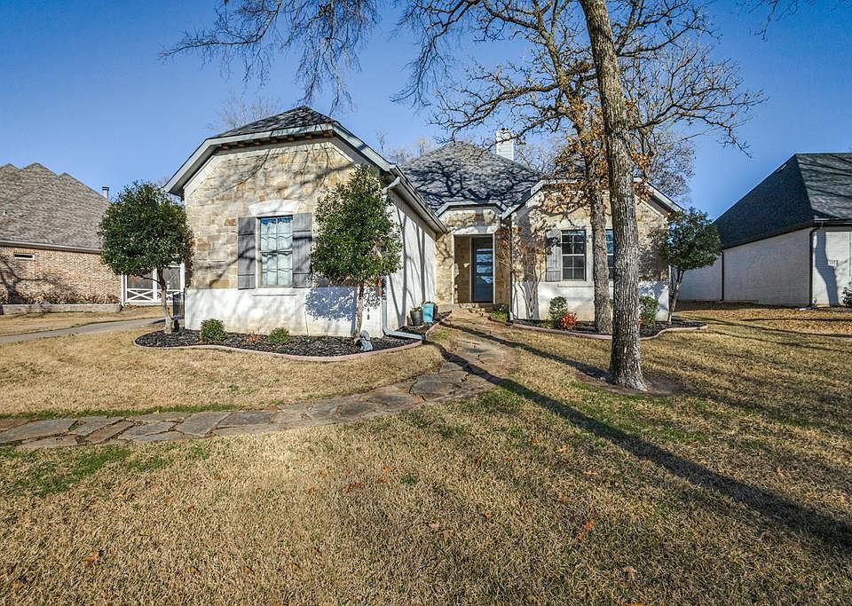 1st image of 359 Saint Andrews Dr