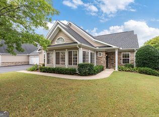 2601 Village Ln, Roswell, GA 30075