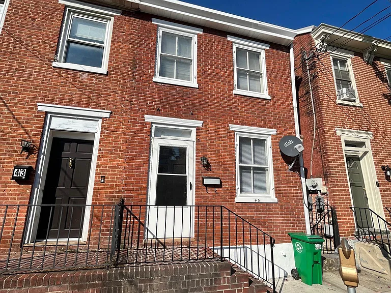 45 E North St — Photo 1