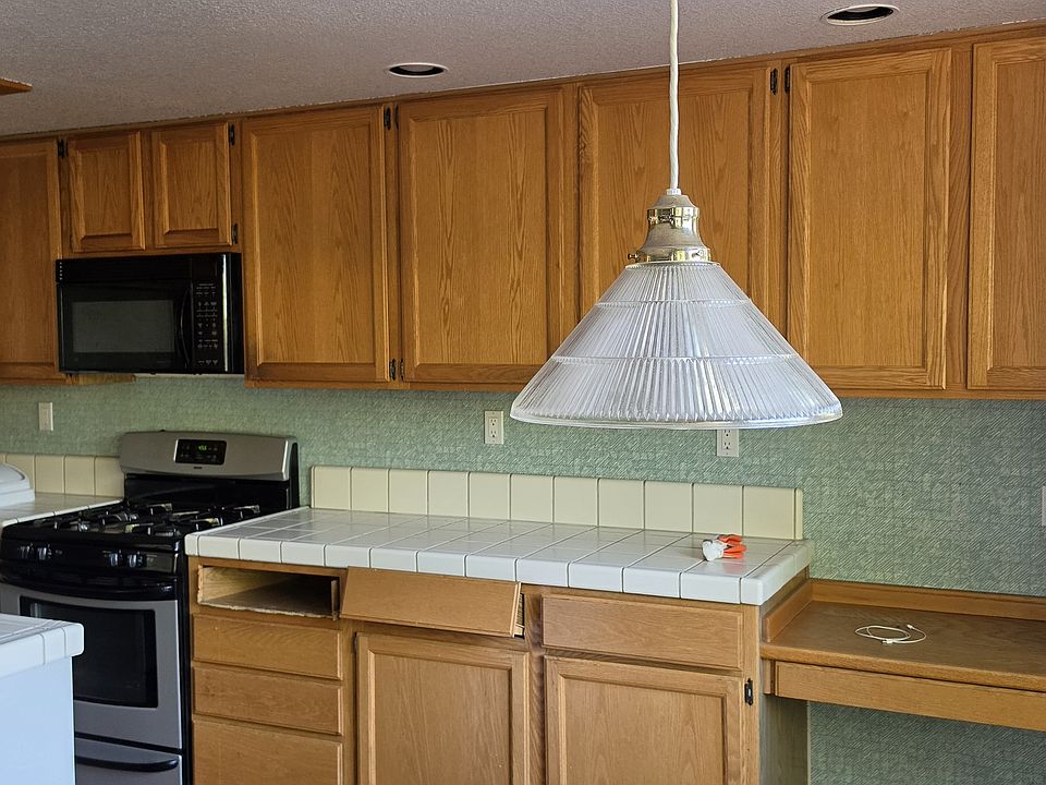 2nd image of 8238 Derbyshire Cir